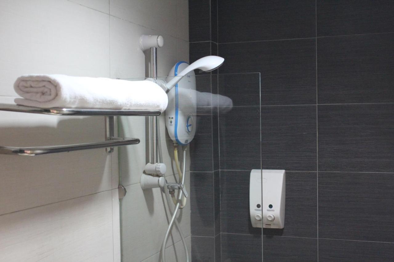 Kozi Hotel - Danga Bay Johor Bahru Buitenkant foto
